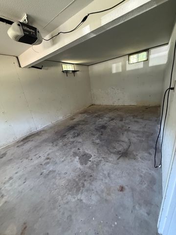 5 Edge Hill Rd, Amherst, MA 01002
