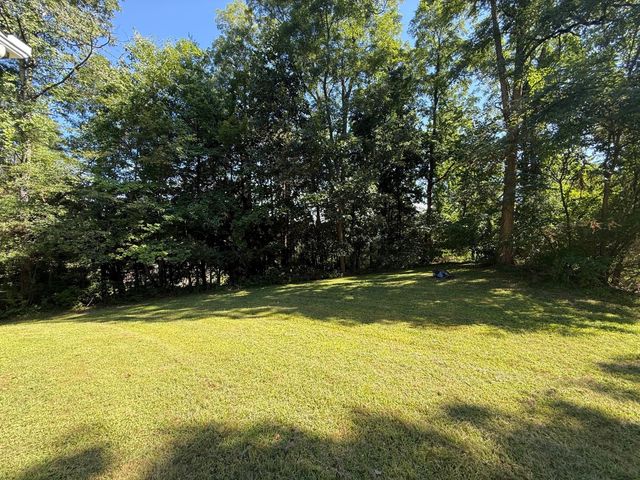 5 Edge Hill Rd, Amherst, MA 01002