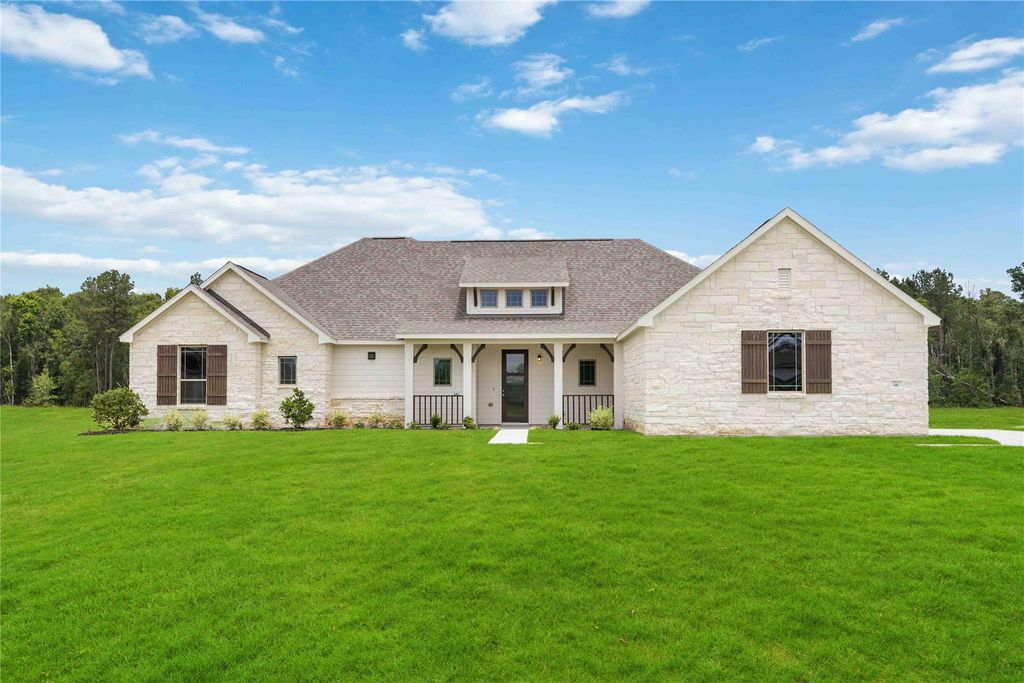 540 Barton Place Drive, Tarkington, TX 77327