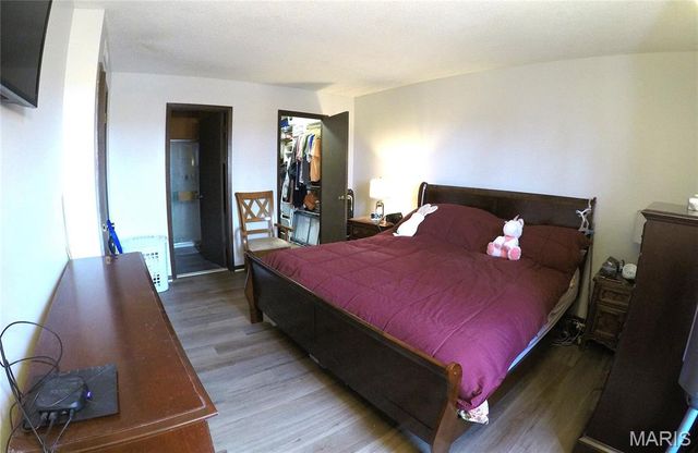 5569 Baronridge Drive 4, Unincorporated, MO 63129