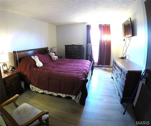 5569 Baronridge Drive 4, Unincorporated, MO 63129