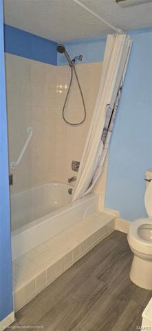 5569 Baronridge Drive 4, Unincorporated, MO 63129