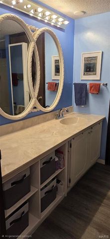 5569 Baronridge Drive 4, Unincorporated, MO 63129