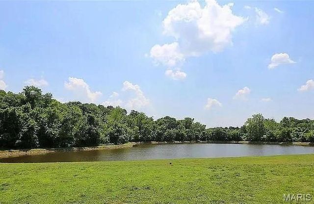 5569 Baronridge Drive 4, Unincorporated, MO 63129