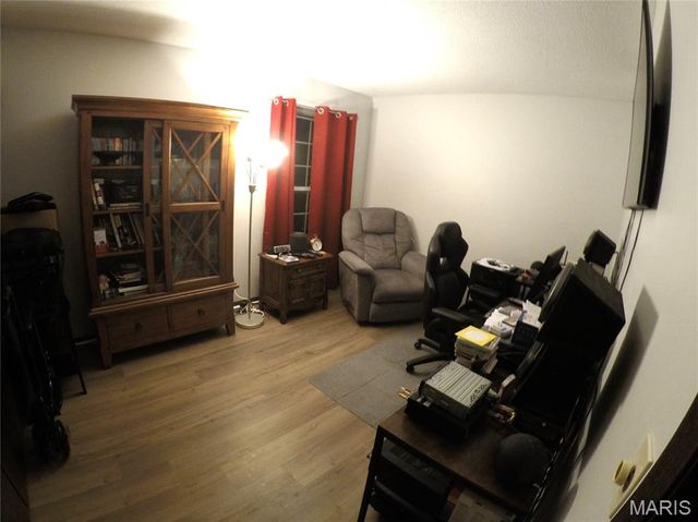 5569 Baronridge Drive 4, Unincorporated, MO 63129