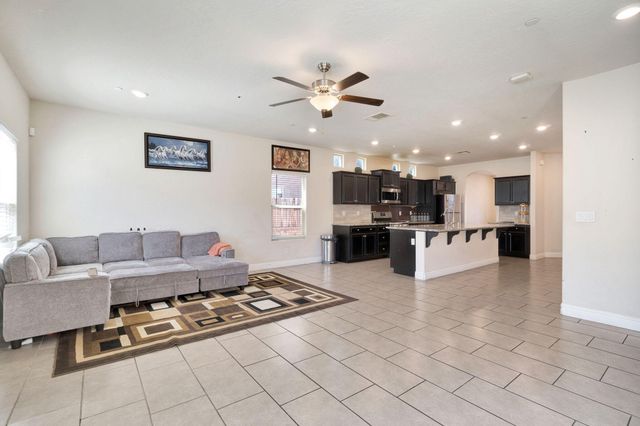 5952 E Truman Avenue, Fresno, CA 93727