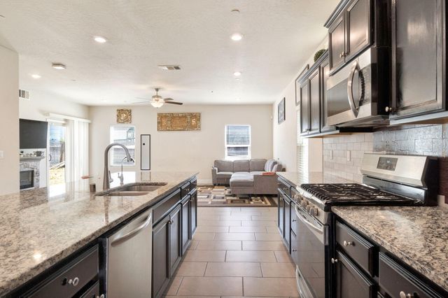 5952 E Truman Avenue, Fresno, CA 93727