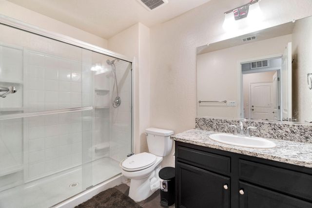 5952 E Truman Avenue, Fresno, CA 93727