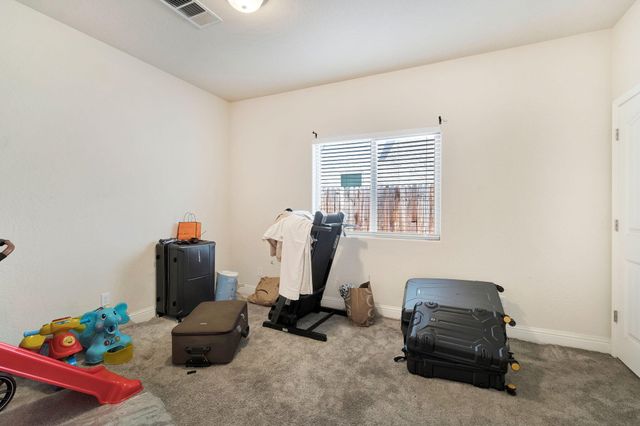 5952 E Truman Avenue, Fresno, CA 93727