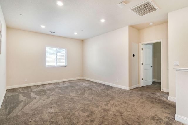 5952 E Truman Avenue, Fresno, CA 93727