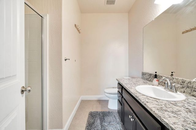 5952 E Truman Avenue, Fresno, CA 93727