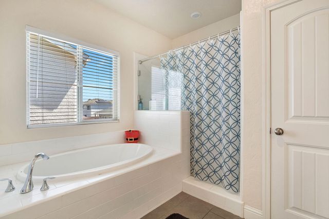 5952 E Truman Avenue, Fresno, CA 93727