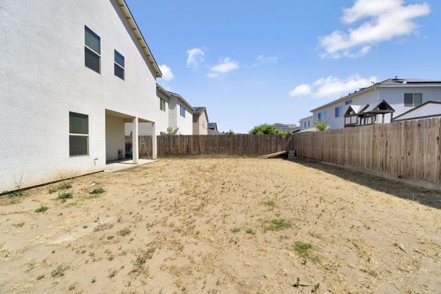 5952 E Truman Avenue, Fresno, CA 93727