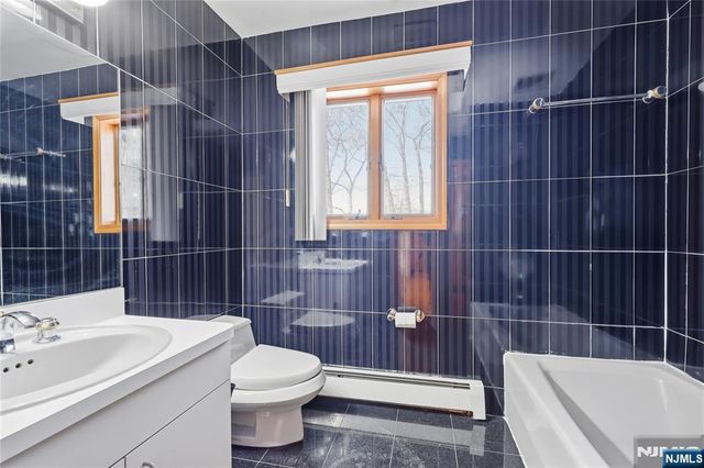 32 Sylvan Drive, Montville Township, NJ 07058