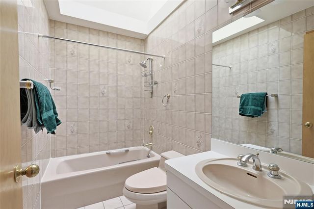 32 Sylvan Drive, Montville Township, NJ 07058