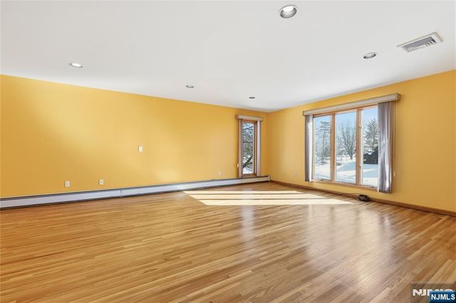 32 Sylvan Drive, Montville Township, NJ 07058