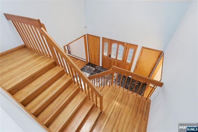 32 Sylvan Drive, Montville Township, NJ 07058