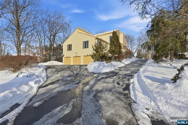 32 Sylvan Drive, Montville Township, NJ 07058