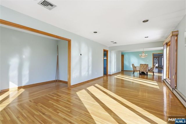 32 Sylvan Drive, Montville Township, NJ 07058