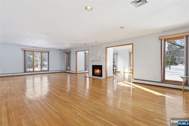 32 Sylvan Drive, Montville Township, NJ 07058