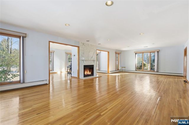 32 Sylvan Drive, Montville Township, NJ 07058