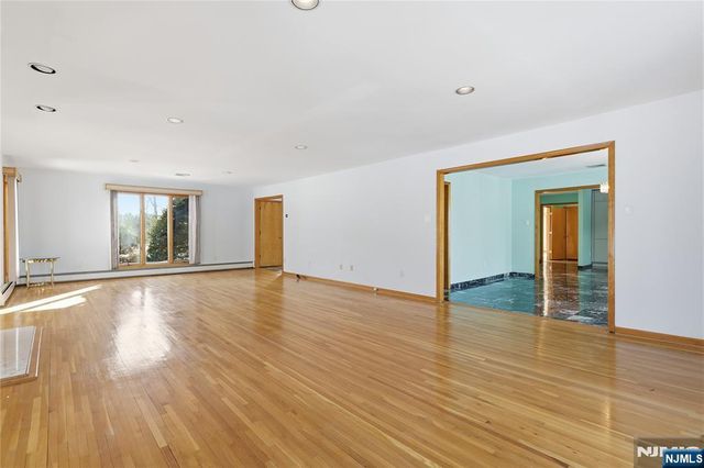 32 Sylvan Drive, Montville Township, NJ 07058