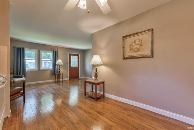4524 Meadowridge Road, Evansville, IN 47710