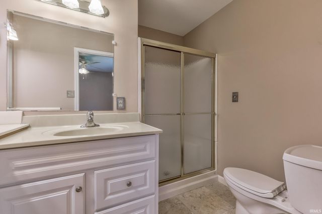 4524 Meadowridge Road, Evansville, IN 47710