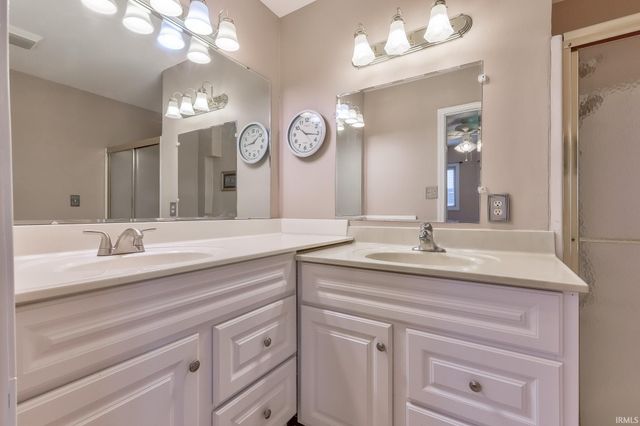 4524 Meadowridge Road, Evansville, IN 47710