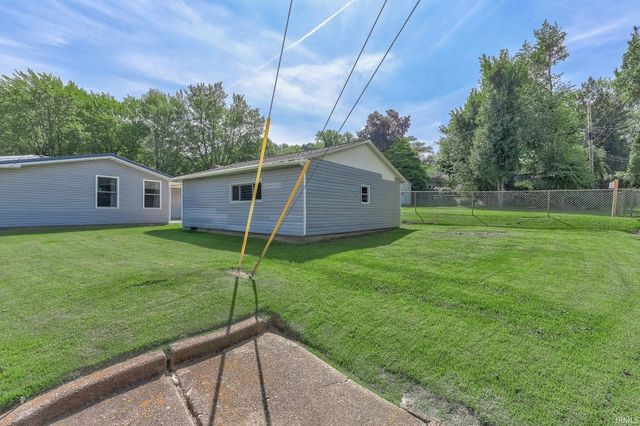 4524 Meadowridge Road, Evansville, IN 47710