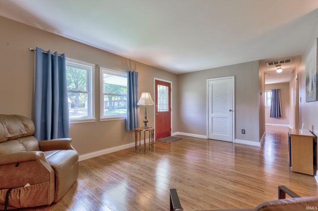 4524 Meadowridge Road, Evansville, IN 47710