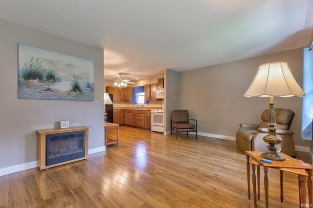 4524 Meadowridge Road, Evansville, IN 47710