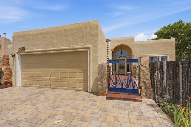 2701 La Silla Dorada, Santa Fe, NM 87505