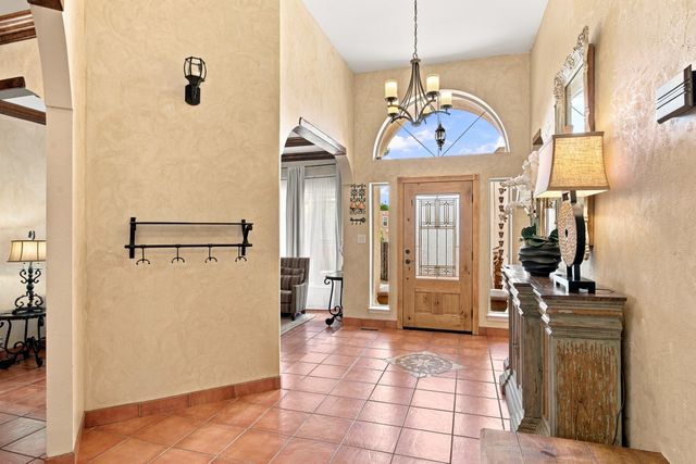2701 La Silla Dorada, Santa Fe, NM 87505