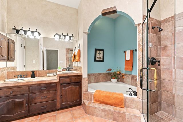 2701 La Silla Dorada, Santa Fe, NM 87505