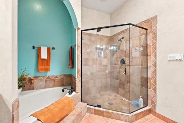 2701 La Silla Dorada, Santa Fe, NM 87505
