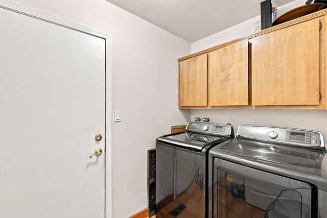 2701 La Silla Dorada, Santa Fe, NM 87505