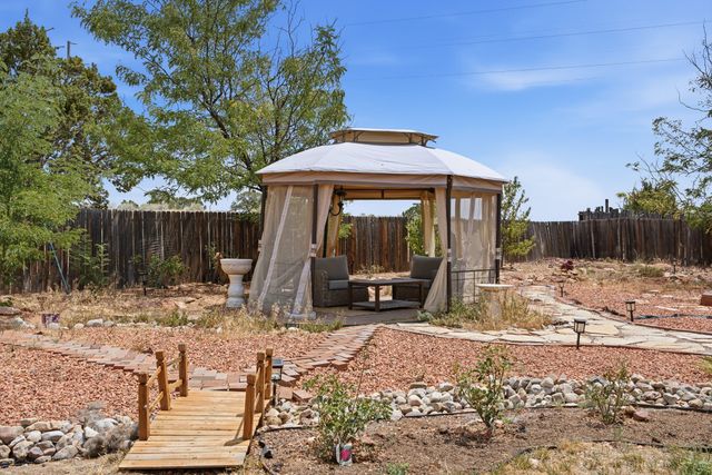 2701 La Silla Dorada, Santa Fe, NM 87505