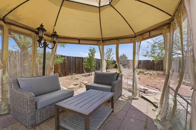 2701 La Silla Dorada, Santa Fe, NM 87505
