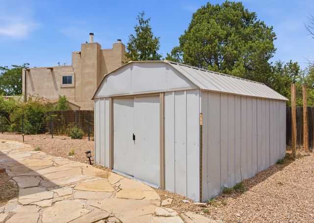 2701 La Silla Dorada, Santa Fe, NM 87505