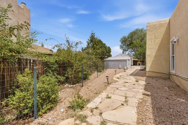 2701 La Silla Dorada, Santa Fe, NM 87505
