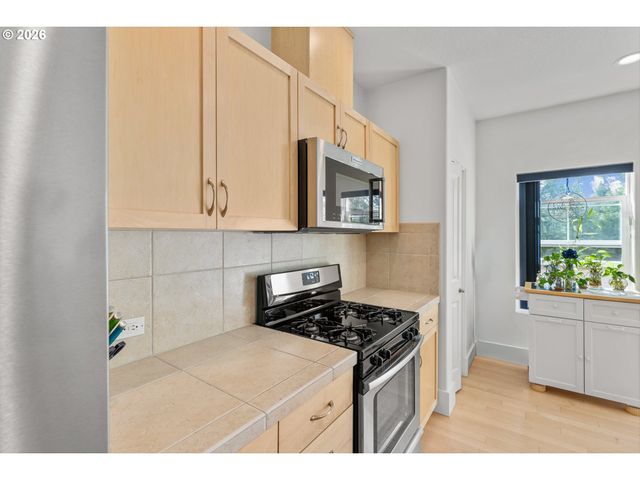 818 Nw 118TH Ave 105, Portland, OR 97229