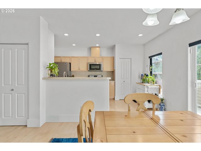 818 Nw 118TH Ave 105, Portland, OR 97229