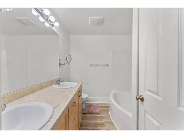 818 Nw 118TH Ave 105, Portland, OR 97229