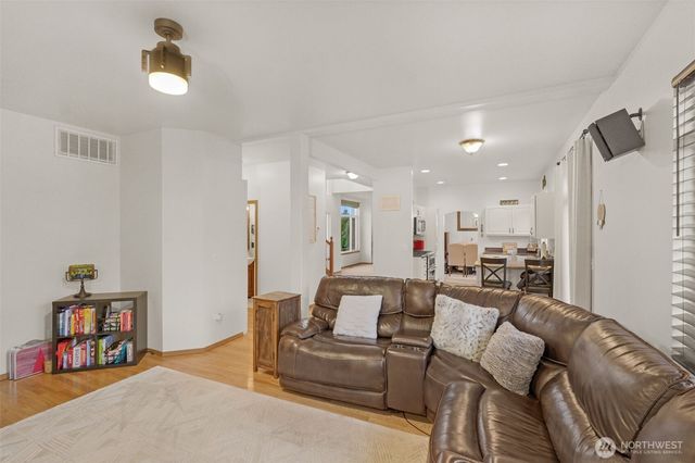 8331 76th Avenue NE, Marysville, WA 98270