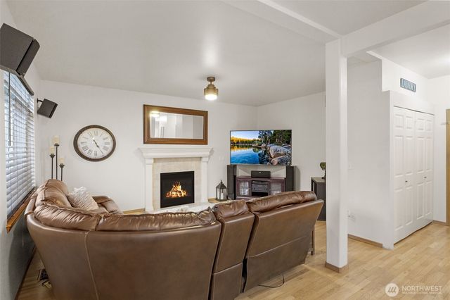 8331 76th Avenue NE, Marysville, WA 98270