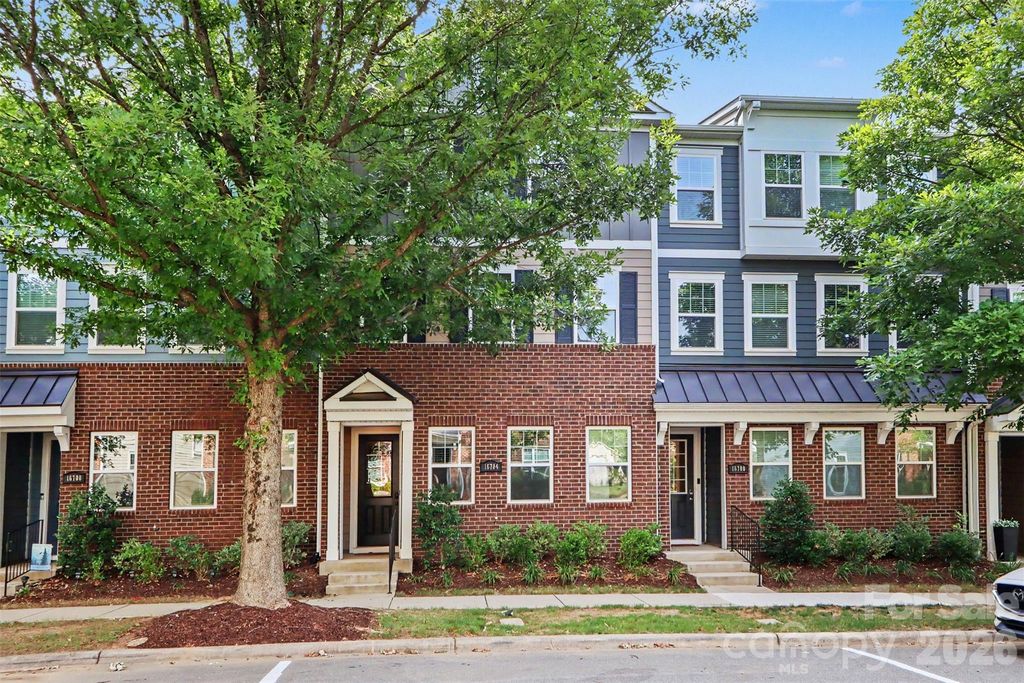16704 Summers Walk Boulevard 27, Davidson, NC 28036