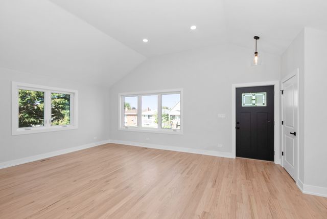 7311 W 58th Street, Summit, IL 60501