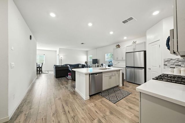 3877 Patsy Drive, Redding, CA 96001