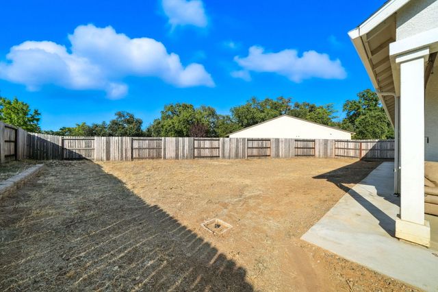 3877 Patsy Drive, Redding, CA 96001